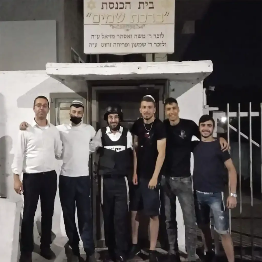 דמשתכחין מצרה דלהון ועסקין בחדותא דילי