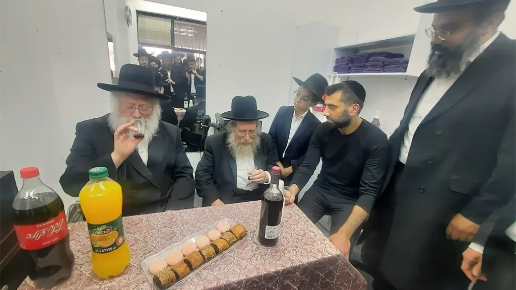 הספר שהתקרב בזכות 'לב לאחים' סגר את המספרה המצליחה, ופתח מספרה בבני ברק על פי כל כללי ההלכה