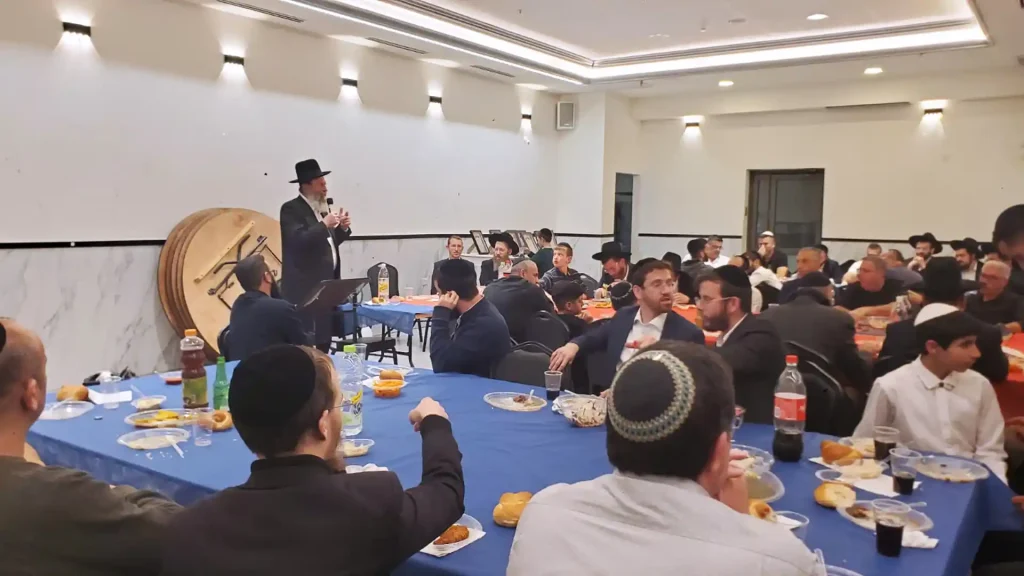 פסגת זאב: תשעה סיומי מסכת בערב אחד, ועוד שני סיומים!